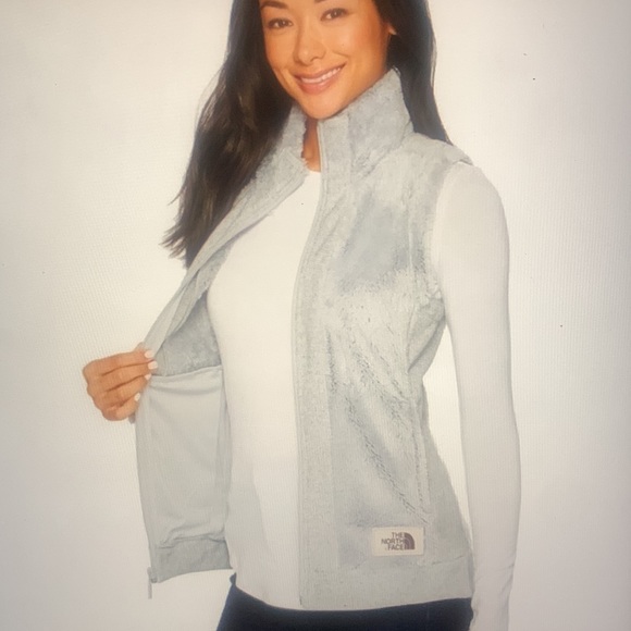 The North Face Furry Fleece Vest - Picture 10 of 10